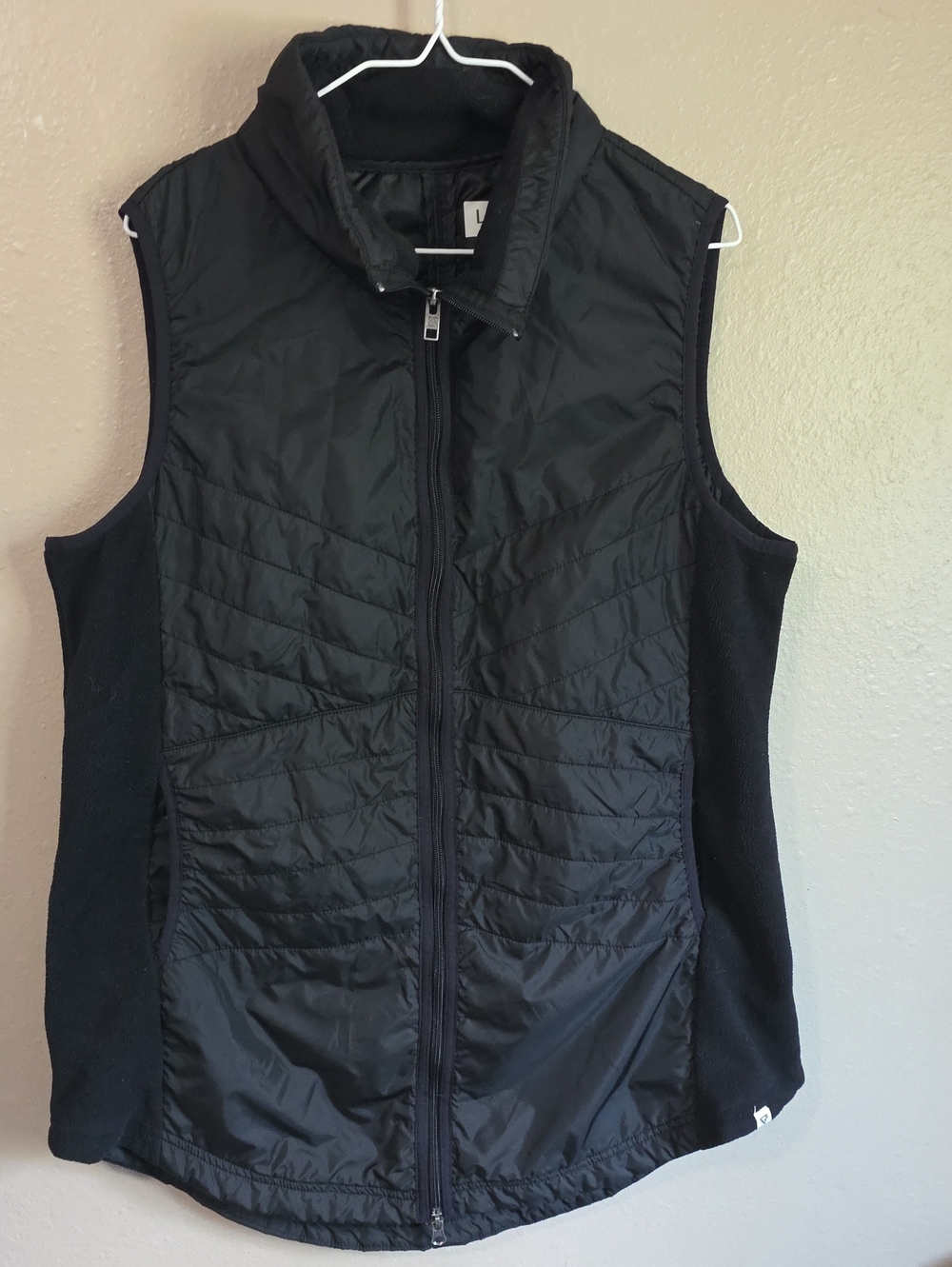 Liv Outdoors Hybrid Quilted Hybrid Vest - Women's Sleeveless XL X Large Xlarge.